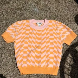 This a never worn sweater like /tee shirt.